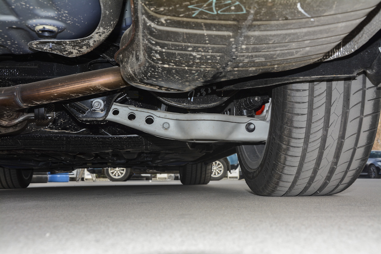 2017款君威GS 2.0T自动尊贵型28T