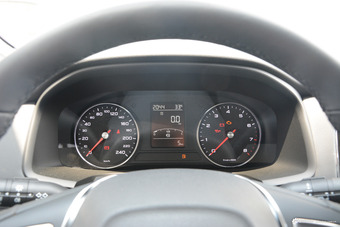 2017款荣威i6 1.5T自动旗舰版20T