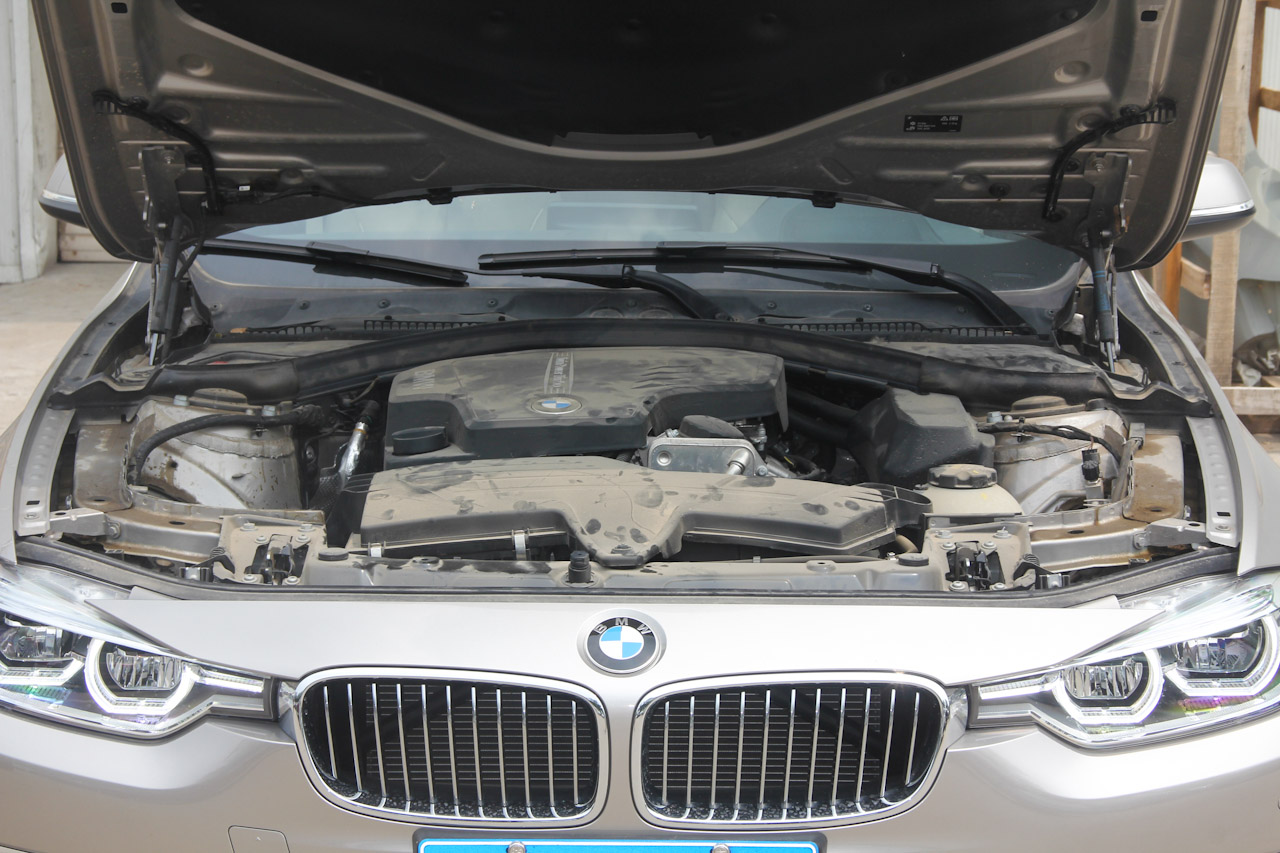 2016款宝马3系 2.0T自动320Li豪华设计套装