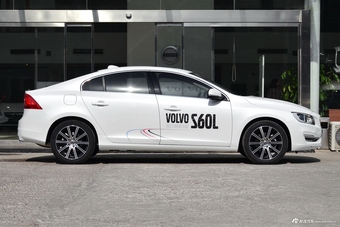 2018款沃尔沃S60L 2.0T自动T4智驭进取版