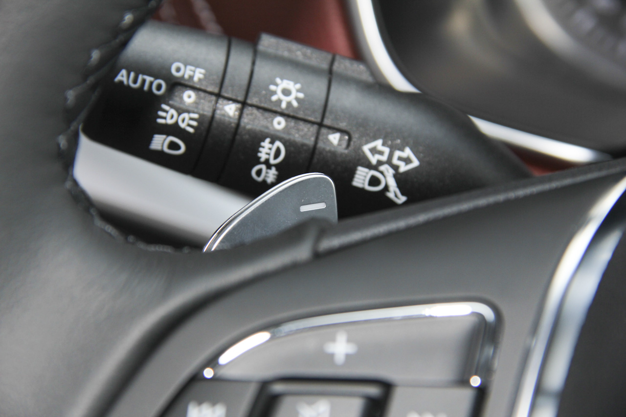 2016款荣威RX5 30T自动四驱互联网智尊版