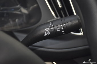 2017款荣威360 1.5L自动豪华版