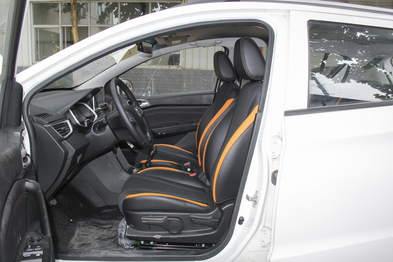 2017款宝骏310 1.5L手动舒适型