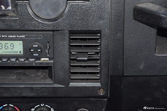 2016款战旗2.0L手动加长豪华型 三门版 国V