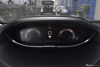 2018款标致4008 1.6T自动豪华版350THP