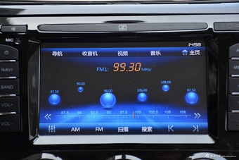 2016款众泰Z300 1.5L手动尊享型