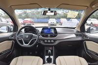 2017款宝骏310W 1.5L手动时尚型