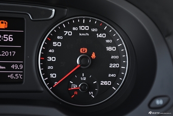 2018款奥迪Q3 30周年年型 30 TFSI时尚型