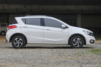 2017款宝骏310 1.5L自动豪华型