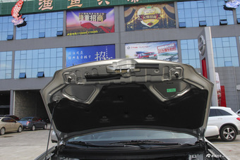 2016款风度MX6 2.0L自动两驱梦想版 沙滩银