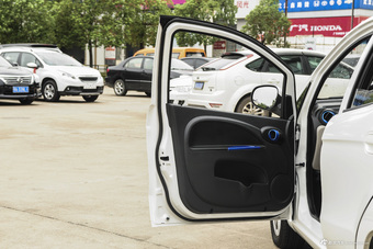 2016款江铃E200舒适型