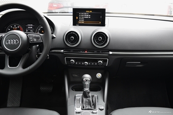 2018款奥迪A3 30周年型1.4T自动Sportback 35TFSI风尚型