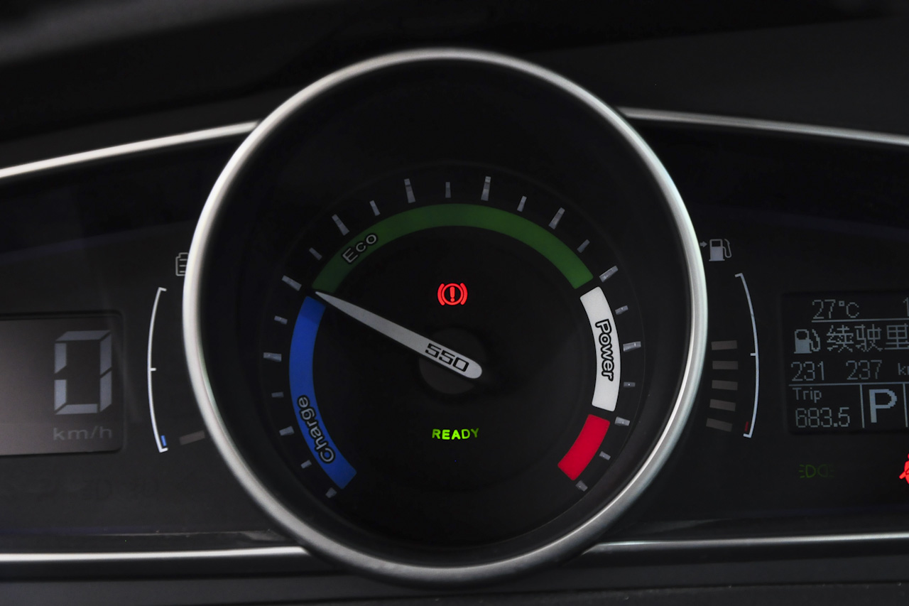 2016款荣威e550 1.5L自动旗舰版