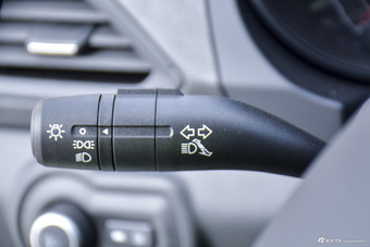 2016款名爵锐行1.5L自动风尚版