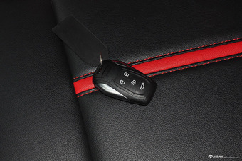 2016款东南DX3 SRG 1.5T手动旗舰型