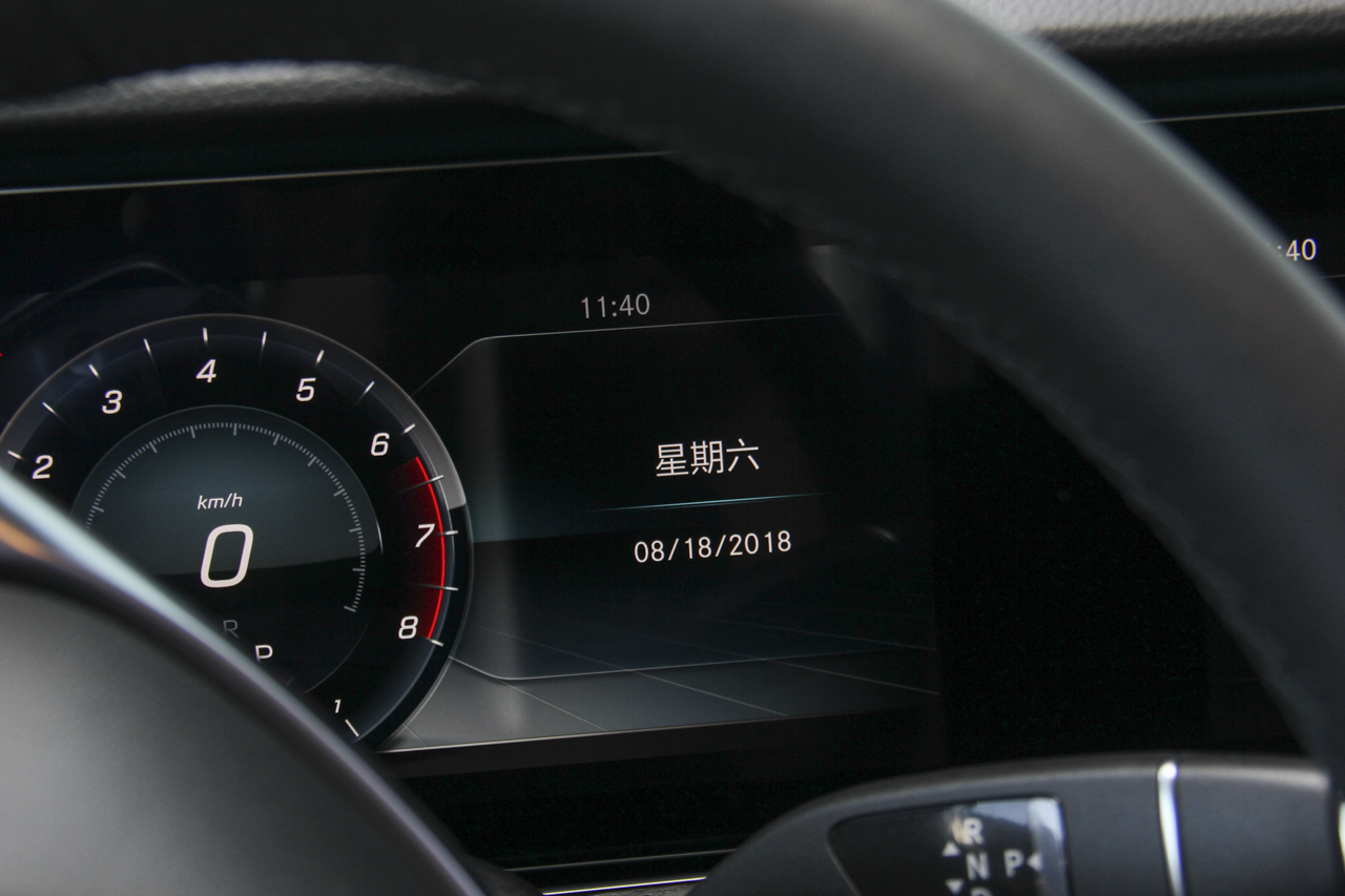 2018款奔驰E级改款2.0T自动 300L 豪华型