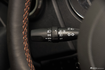 2016款北京BJ40L 2.0T手动四驱尊贵版 极夜黑