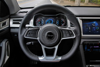 2017款大迈X7上进版 2.0T自动DCT黄山型7座