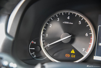 2015款雷克萨斯NX 2.5L自动300h前驱锋尚版