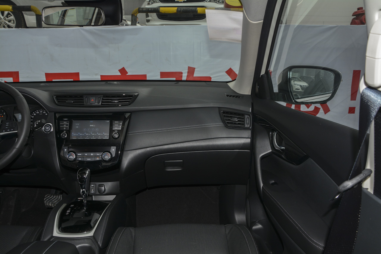 2017款奇骏2.5L自动CVT豪华版 4WD