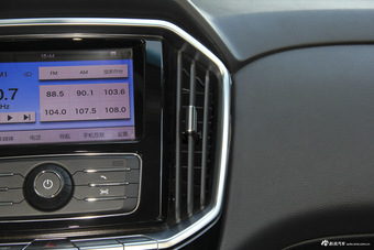 2016款驭胜S350 2.0T自动两驱汽油豪华天窗版5座 