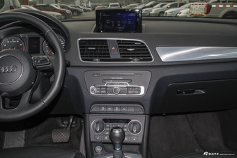 2016款奥迪Q3 1.4T自动30TFSI风尚型