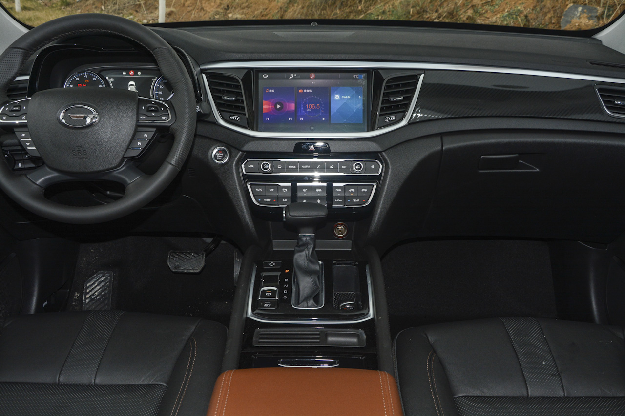 2017款传祺GS7 320T 2.0T两驱豪华型