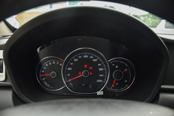 2015款骏派D60 1.5L手动标准型