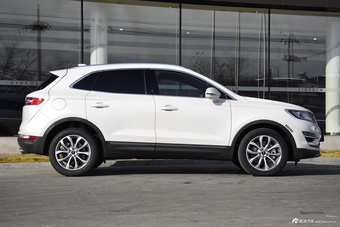 2017款林肯MKC 2.0T自动四驱尊雅版