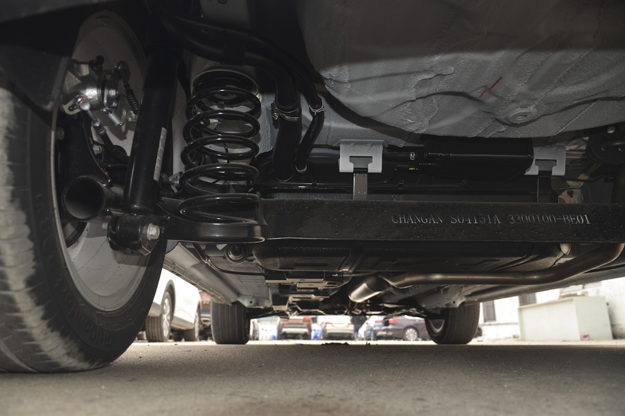 2017款长安CS15 1.5L自动豪华天窗版