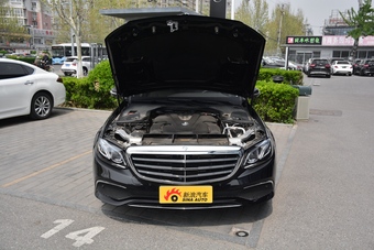 2018款奔驰E级改款3.0T自动 320 L 4MATIC
