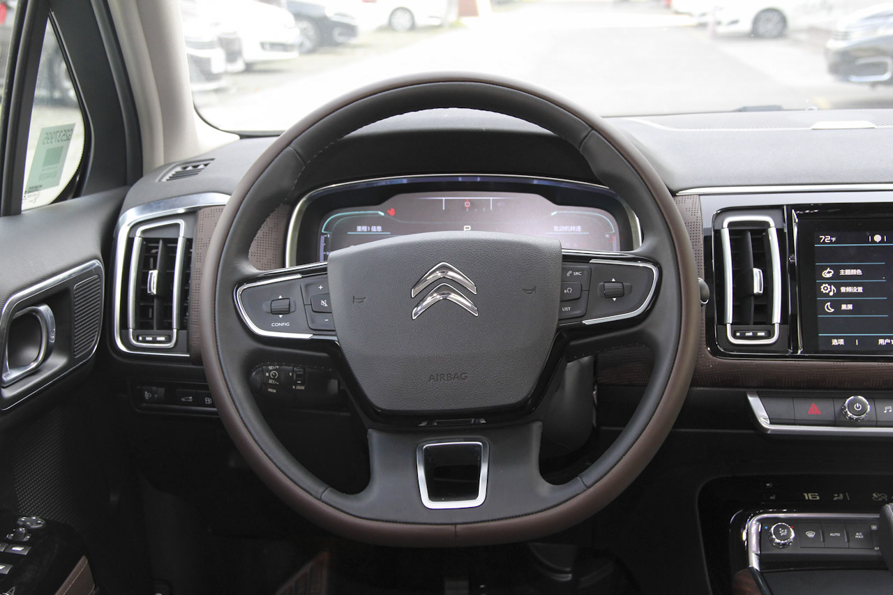 2017款雪铁龙C6 1.8T自动旗舰型