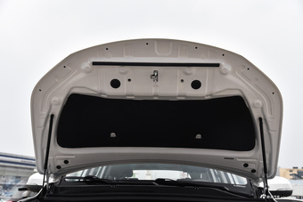 2016款幻速S6 1.5T手动领先型 朱鹭白