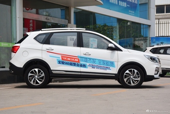 2017款宝骏560 1.5T DCT旗舰型