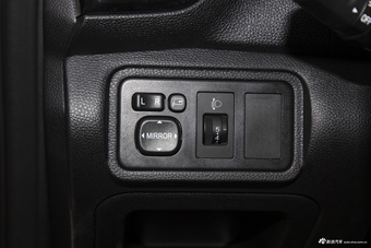 2016款长安CX70 1.6L手动豪华型 