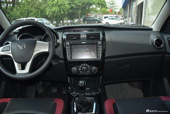 2016款北汽幻速S3 1.5L手动舒适型 朱鹭白