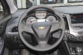 2016款科鲁兹1.5L自动时尚天窗版