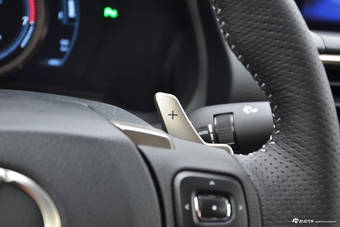 2017款雷克萨斯IS 2.0T自动300豪华版