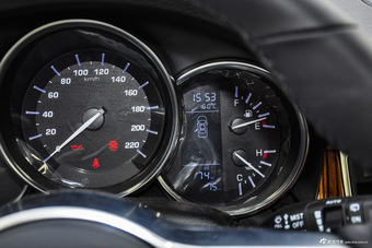 2017款众泰SR9 2.0T手动极致之心版