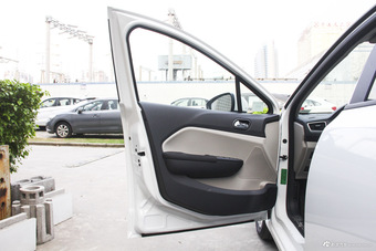 2015款东风风神L60 1.8L自动新享型