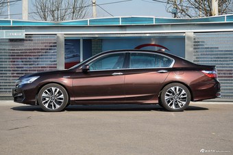 2016款本田雅阁混动2.0L自动锐尊版琥珀金