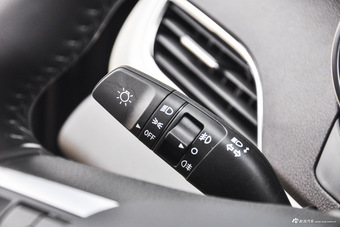 2016款众泰SR7 1.5T手动魔方之路版