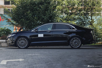 2016款林肯MKZ 2.0T自动尊耀版