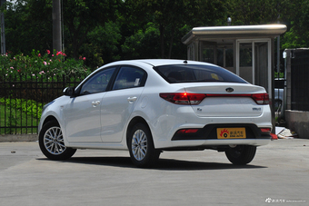 2017款起亚K2 1.4L手动GLS三厢