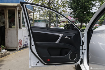 2016款海马M6 1.6L手动舒适型图片