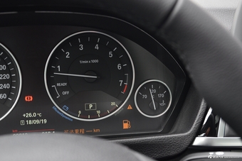 2018款宝马3系GT 2.0L自动320i时尚型