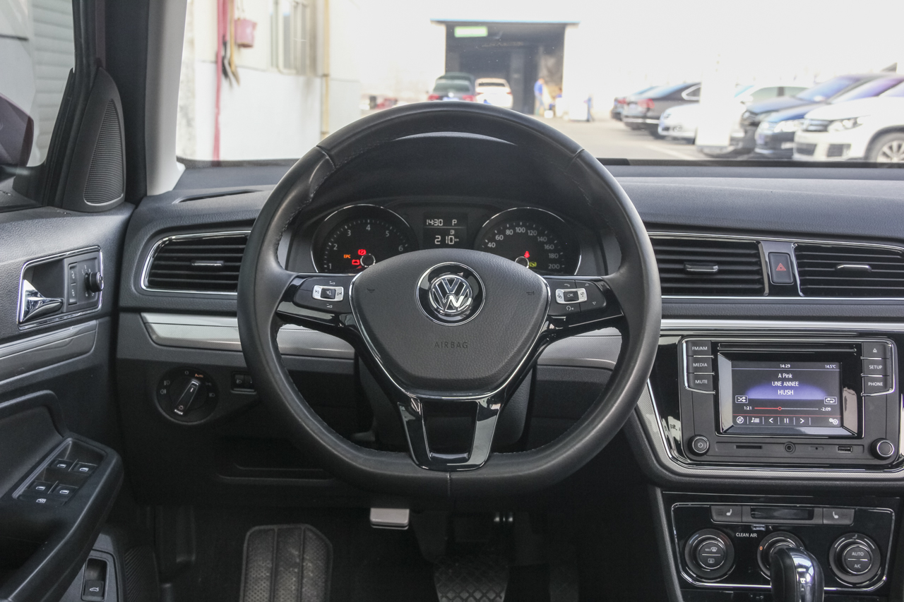 2017款朗逸1.6L自动舒适版