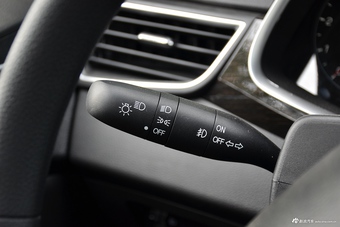 2016款宝骏310 1.2L手动时尚型