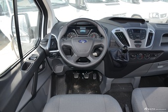 2017款新全顺2.0T中轴中顶汽油Gas 5/6座Kombi国5