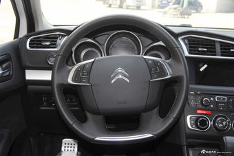 2016款雪铁龙C4L 1.2T自动精英型